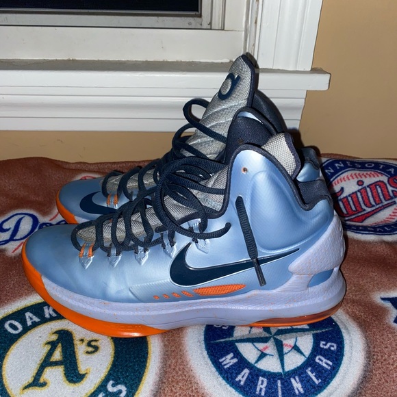 modells basketball sneakers